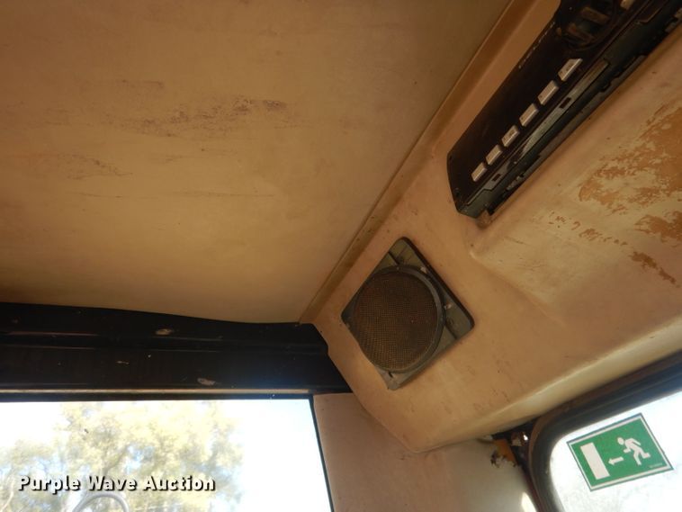 image for item HU9315 2004 Caterpillar 325CL  excavator