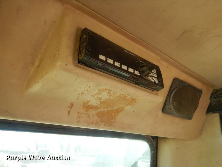 image for item HU9315 2004 Caterpillar 325CL  excavator