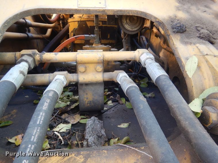 image for item HU9315 2004 Caterpillar 325CL  excavator