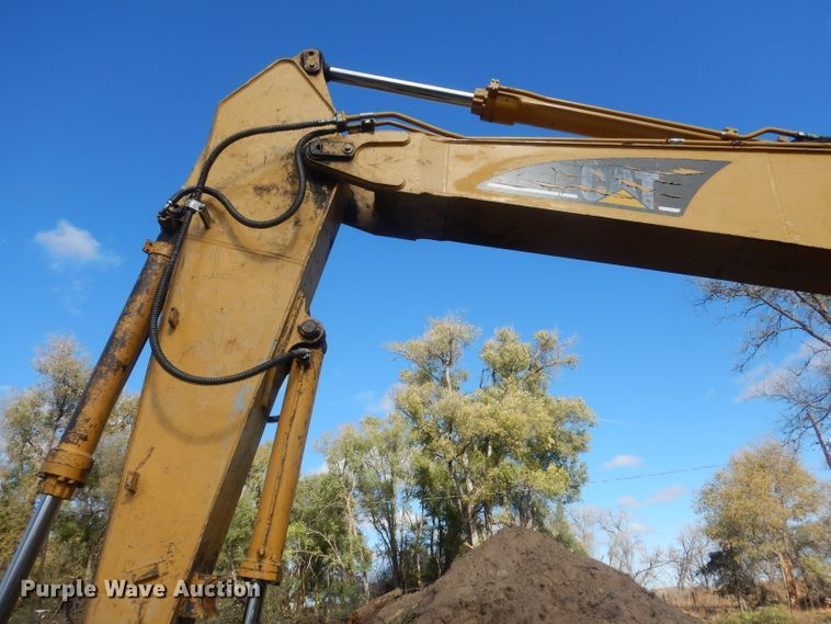 image for item HU9315 2004 Caterpillar 325CL  excavator