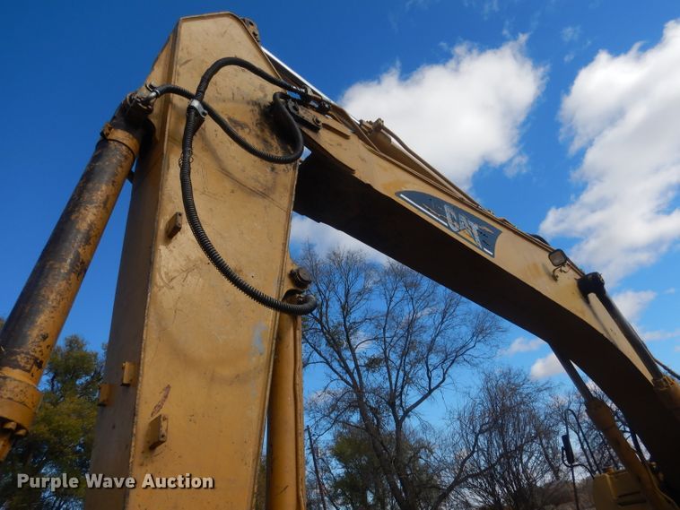 image for item HU9315 2004 Caterpillar 325CL  excavator