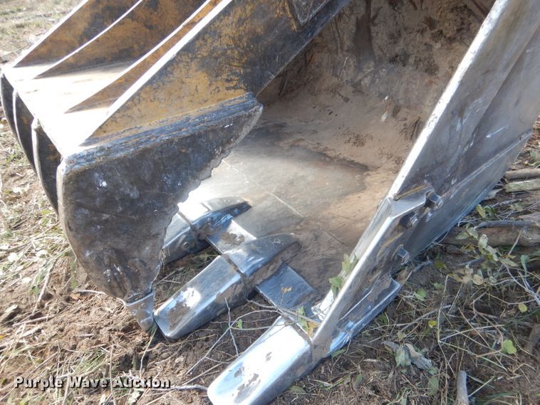 image for item HU9315 2004 Caterpillar 325CL  excavator