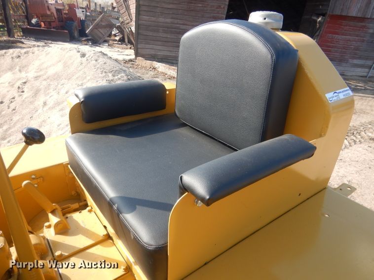 image for item HU9325 1938 Caterpillar D2  crawler tractor