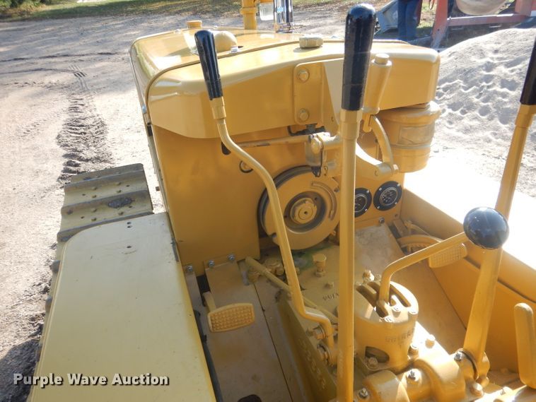 image for item HU9325 1938 Caterpillar D2  crawler tractor
