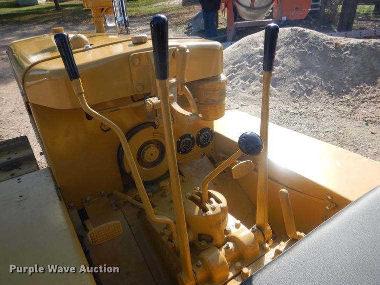 image for item HU9325 1938 Caterpillar D2  crawler tractor