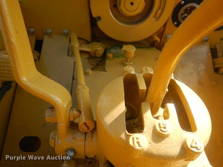 image for item HU9325 1938 Caterpillar D2  crawler tractor