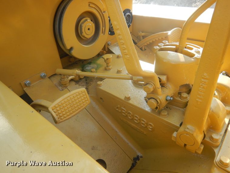 image for item HU9325 1938 Caterpillar D2  crawler tractor