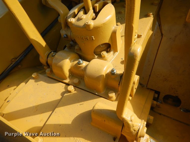 image for item HU9325 1938 Caterpillar D2  crawler tractor