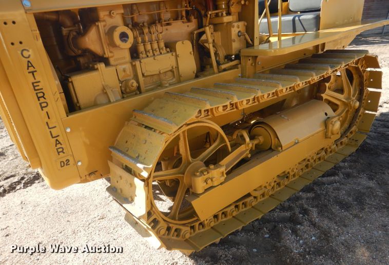 image for item HU9325 1938 Caterpillar D2  crawler tractor