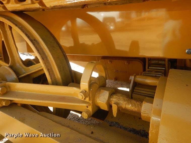 image for item HU9325 1938 Caterpillar D2  crawler tractor