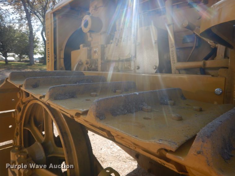 image for item HU9325 1938 Caterpillar D2  crawler tractor