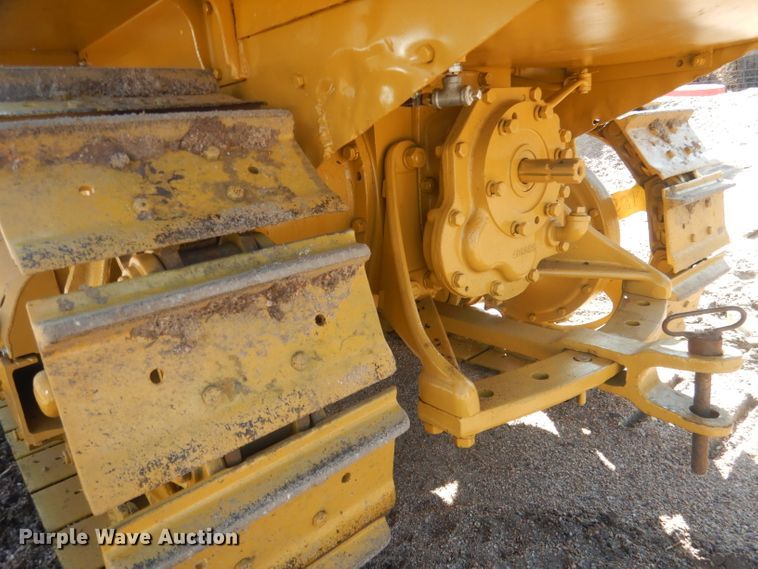 image for item HU9325 1938 Caterpillar D2  crawler tractor