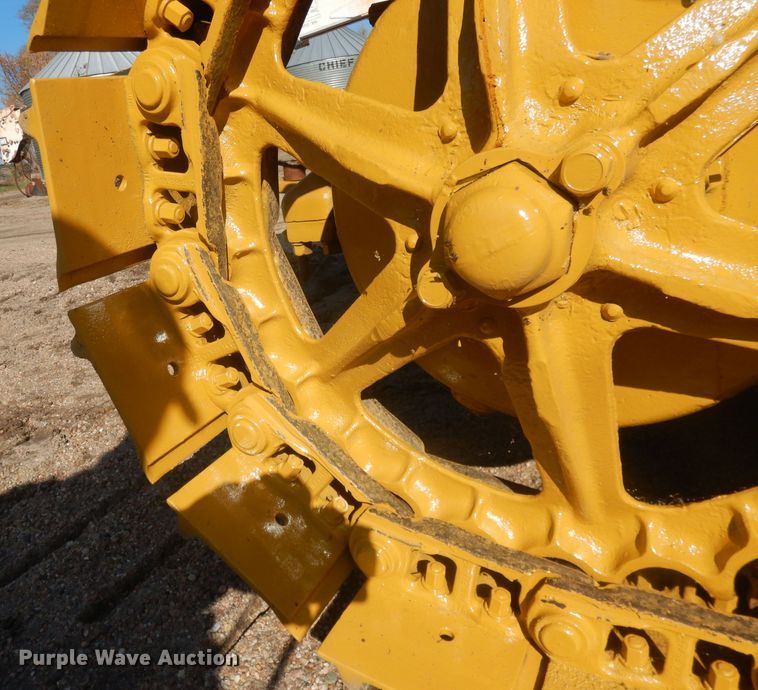 image for item HU9325 1938 Caterpillar D2  crawler tractor