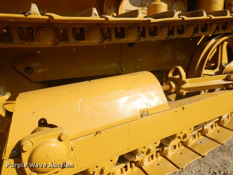 image for item HU9325 1938 Caterpillar D2  crawler tractor