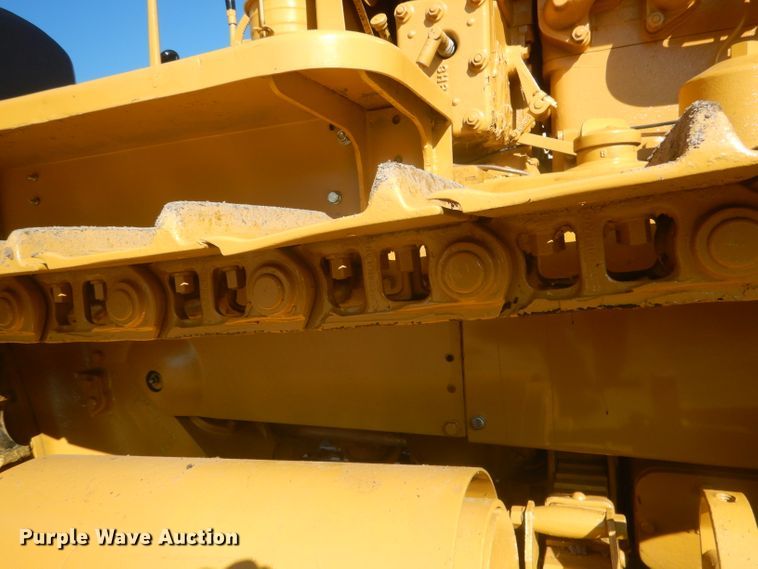 image for item HU9325 1938 Caterpillar D2  crawler tractor