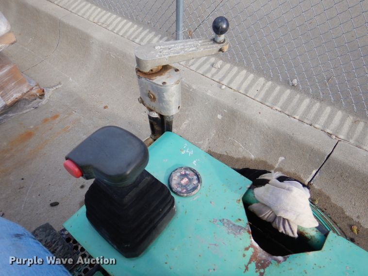 image for item HX9489 2012 Whiteman HHXD5  power trowel