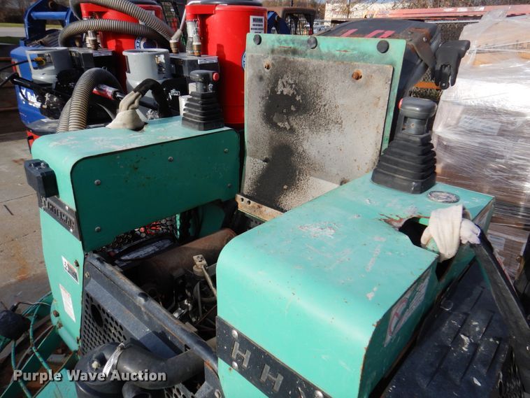 image for item HX9489 2012 Whiteman HHXD5  power trowel