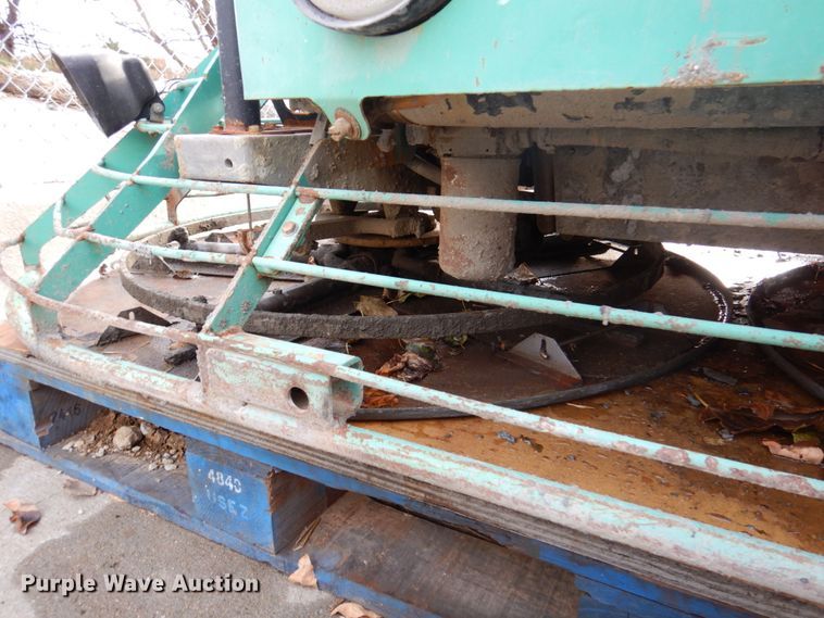 image for item HX9489 2012 Whiteman HHXD5  power trowel