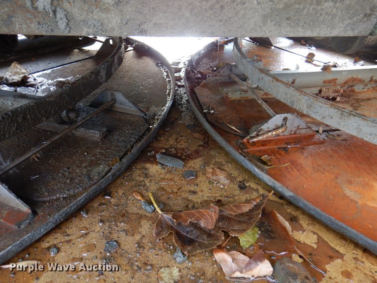 image for item HX9489 2012 Whiteman HHXD5  power trowel