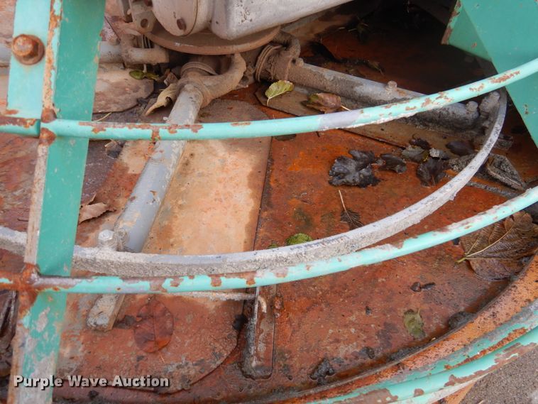 image for item HX9489 2012 Whiteman HHXD5  power trowel