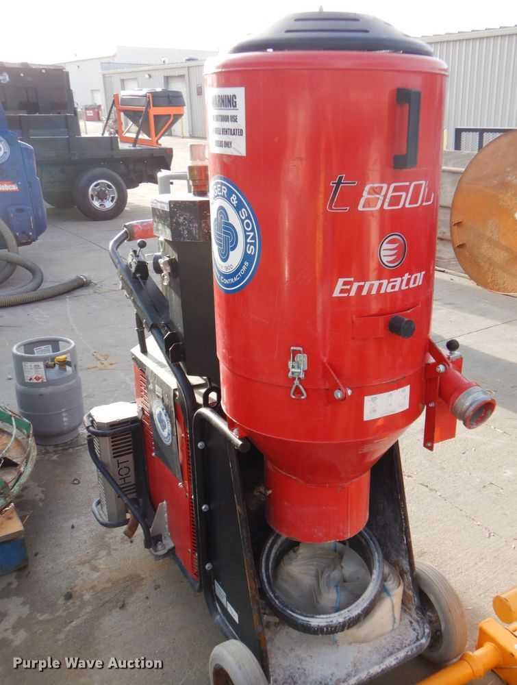 image for item HX9490 2017 Husqvarna T8600  dust collector