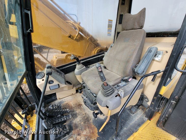 image for item ID9515 1999 Caterpillar 330B  excavator