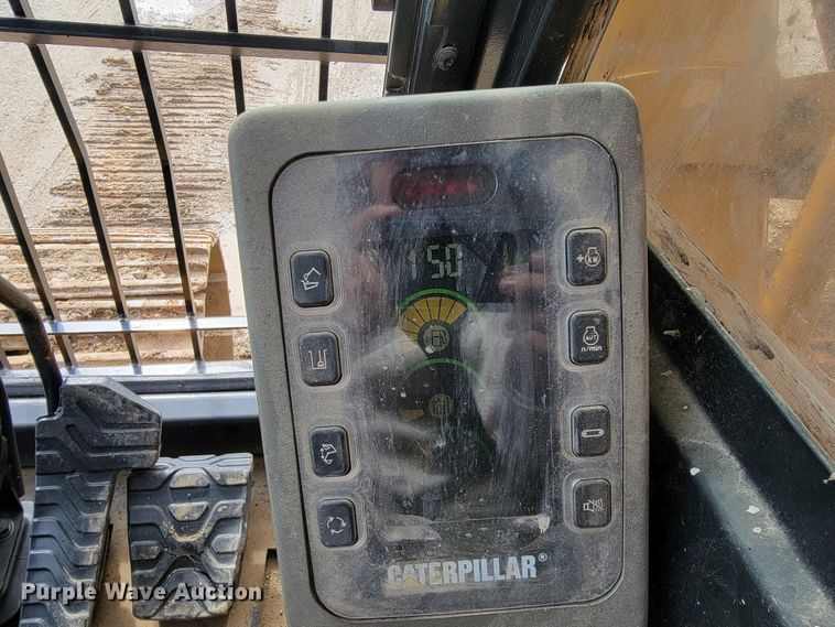 image for item ID9515 1999 Caterpillar 330B  excavator