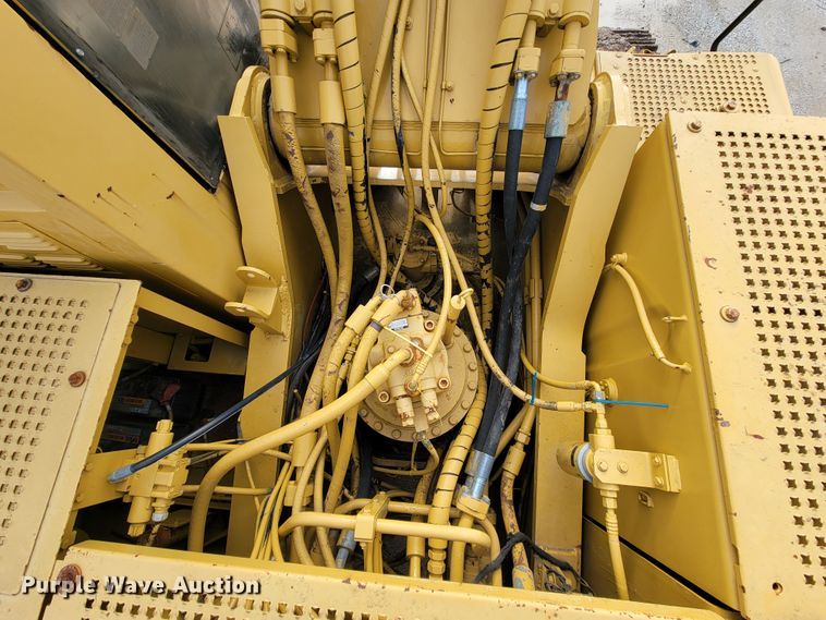 image for item ID9515 1999 Caterpillar 330B  excavator