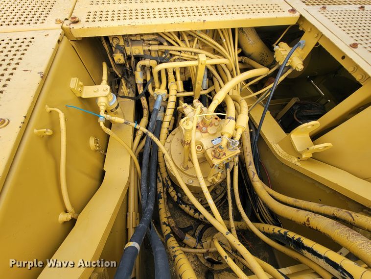 image for item ID9515 1999 Caterpillar 330B  excavator