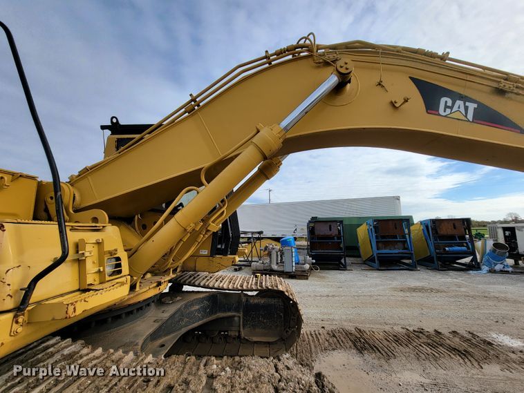 image for item ID9515 1999 Caterpillar 330B  excavator
