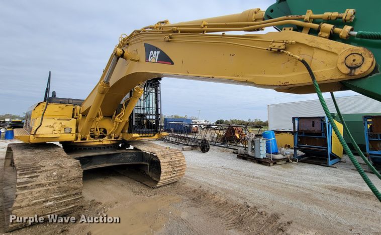 image for item ID9515 1999 Caterpillar 330B  excavator