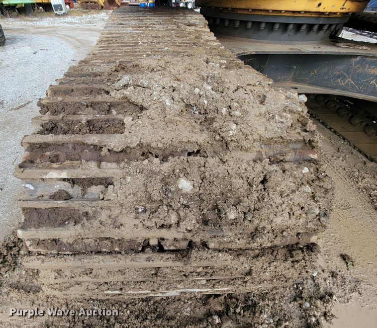 image for item ID9515 1999 Caterpillar 330B  excavator