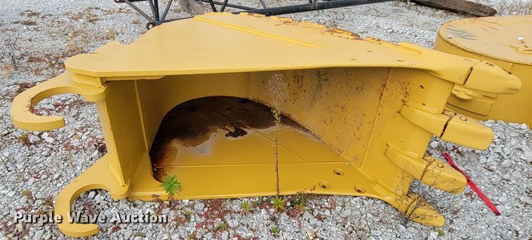 image for item ID9515 1999 Caterpillar 330B  excavator