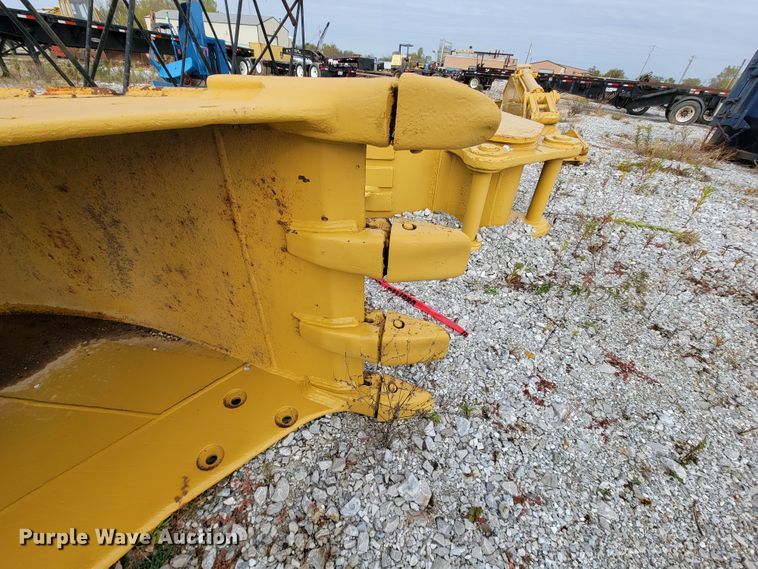 image for item ID9515 1999 Caterpillar 330B  excavator