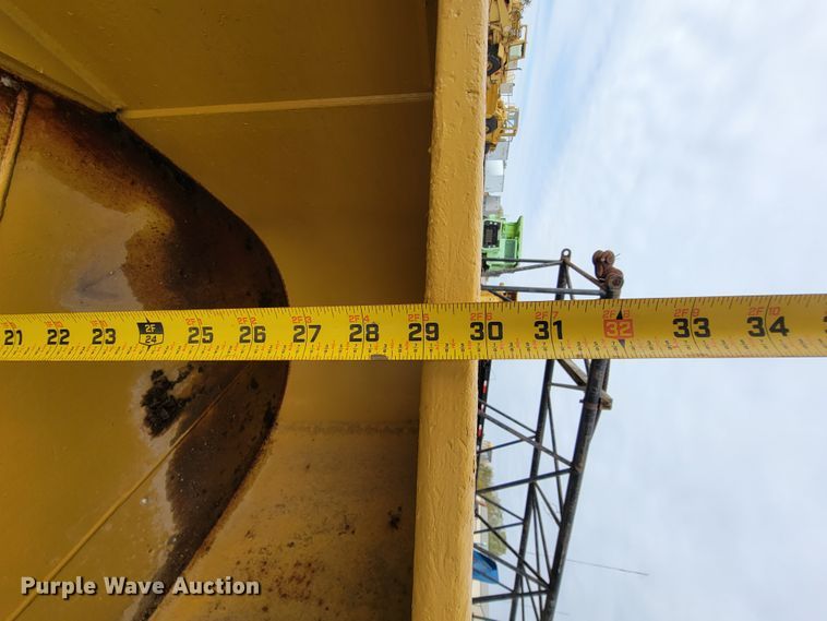 image for item ID9515 1999 Caterpillar 330B  excavator