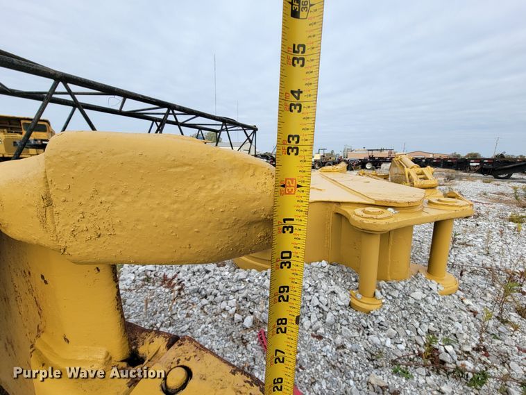 image for item ID9515 1999 Caterpillar 330B  excavator