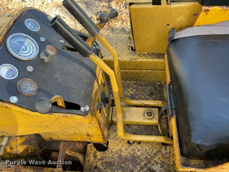 image for item ID9535 1967 John Deere 1010  dozer