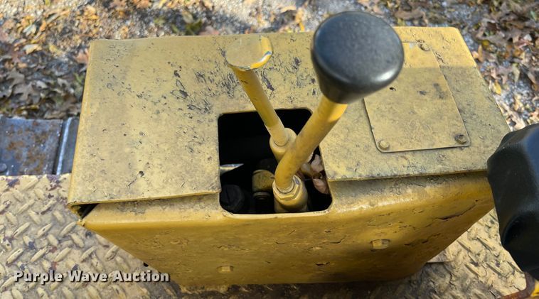 image for item ID9535 1967 John Deere 1010  dozer