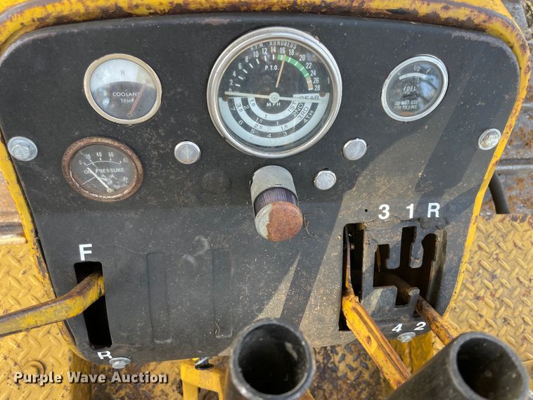 image for item ID9535 1967 John Deere 1010  dozer