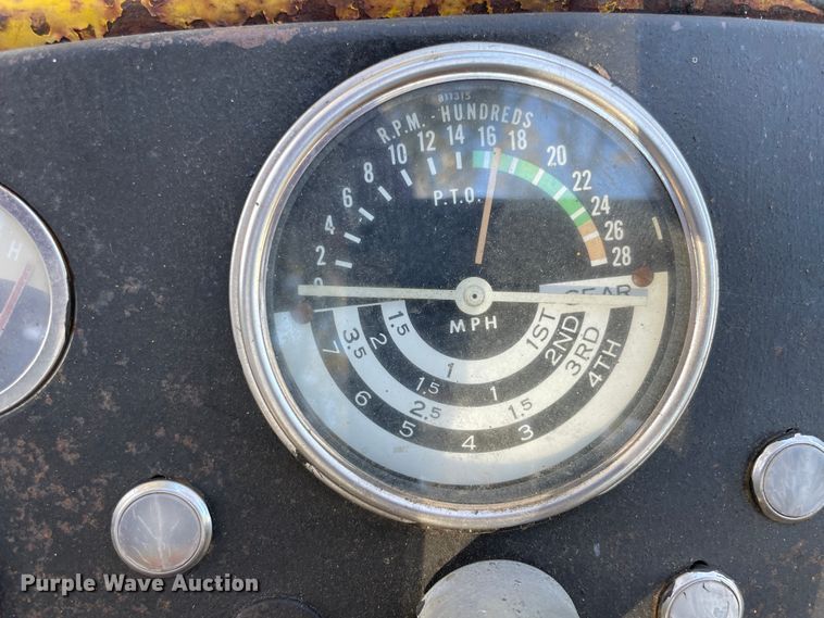 image for item ID9535 1967 John Deere 1010  dozer