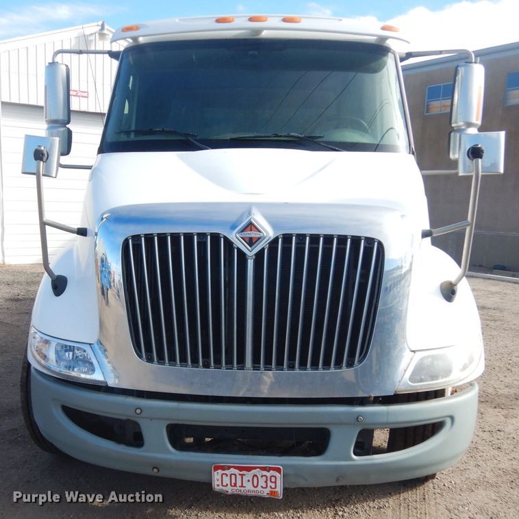 image for item IH9286 2007 International 8600  flatbed truck