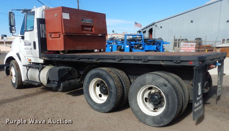 image for item IH9286 2007 International 8600  flatbed truck