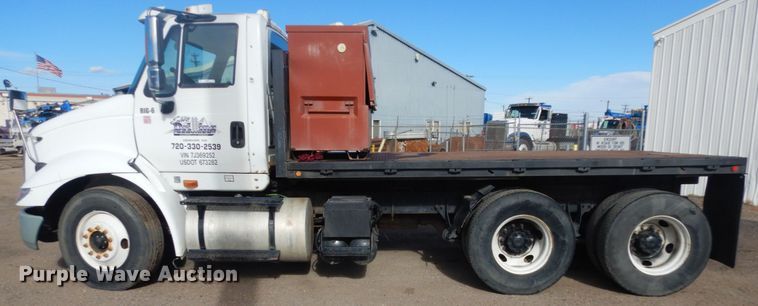 image for item IH9286 2007 International 8600  flatbed truck