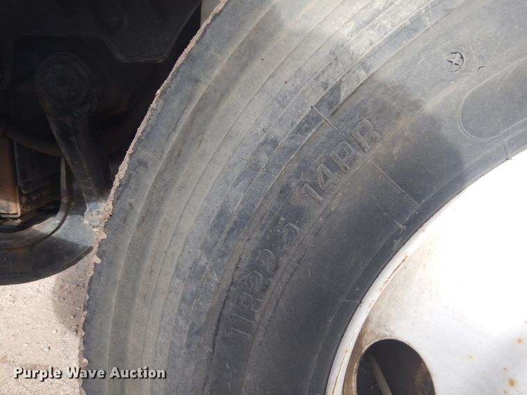 image for item IH9286 2007 International 8600  flatbed truck