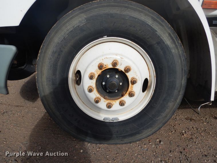 image for item IH9286 2007 International 8600  flatbed truck