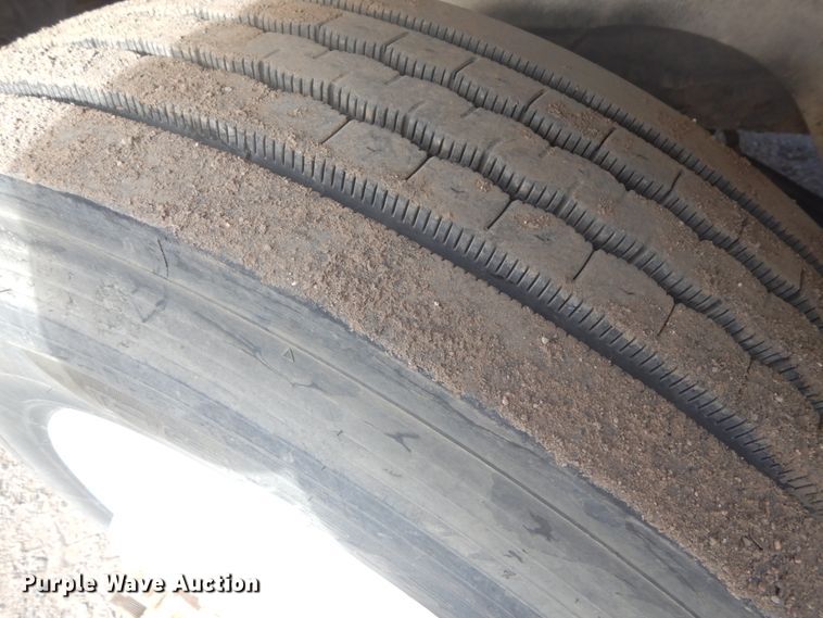 image for item IH9286 2007 International 8600  flatbed truck