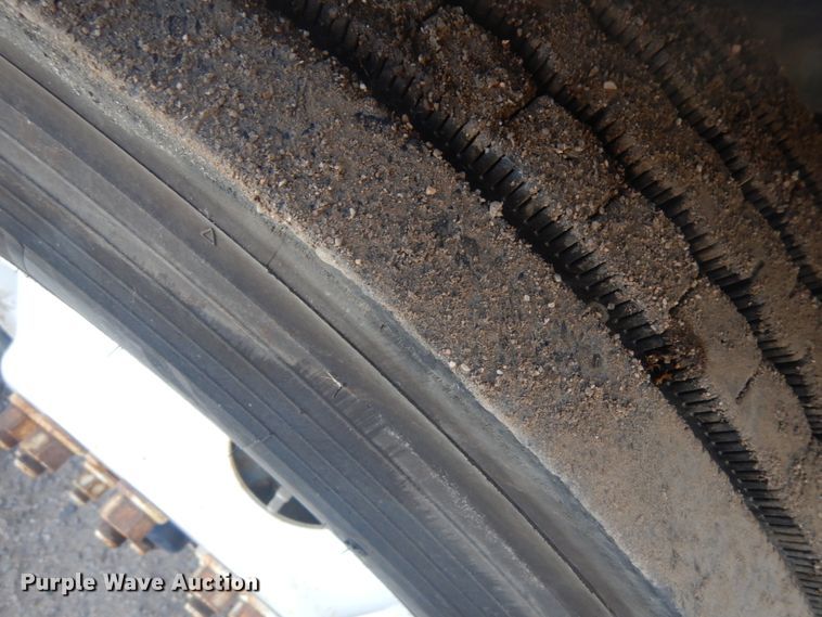 image for item IH9286 2007 International 8600  flatbed truck