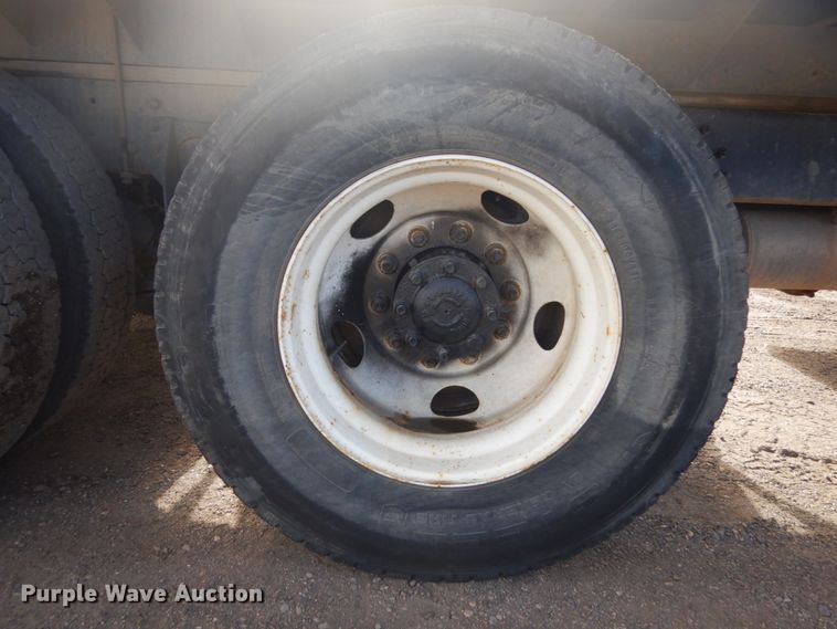 image for item IH9286 2007 International 8600  flatbed truck