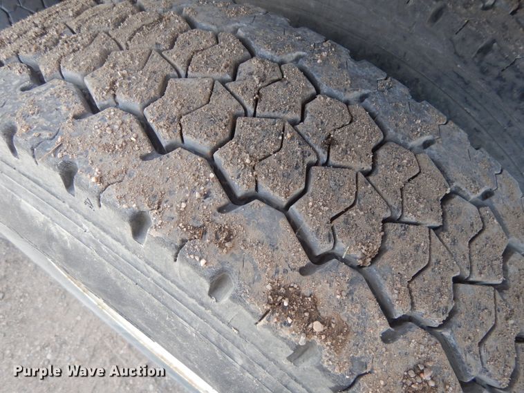 image for item IH9286 2007 International 8600  flatbed truck