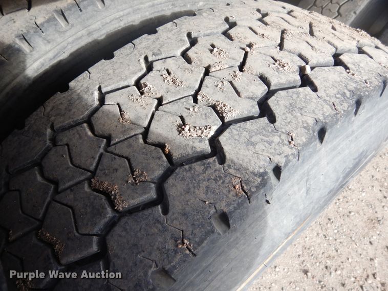 image for item IH9286 2007 International 8600  flatbed truck